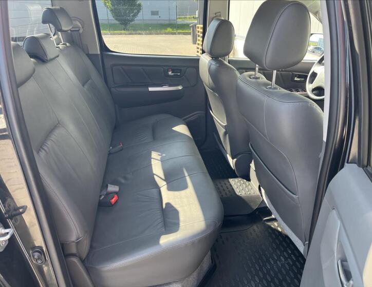 Toyota Hilux 23