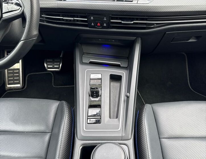 Volkswagen Golf 16