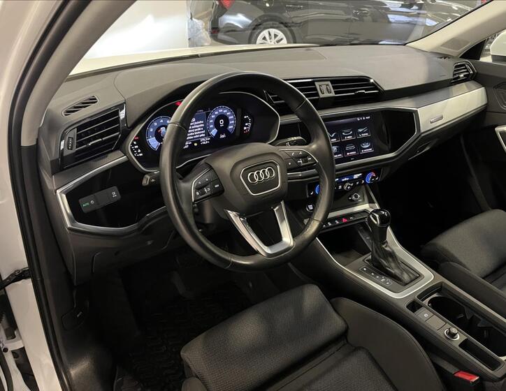 Audi Q3 6