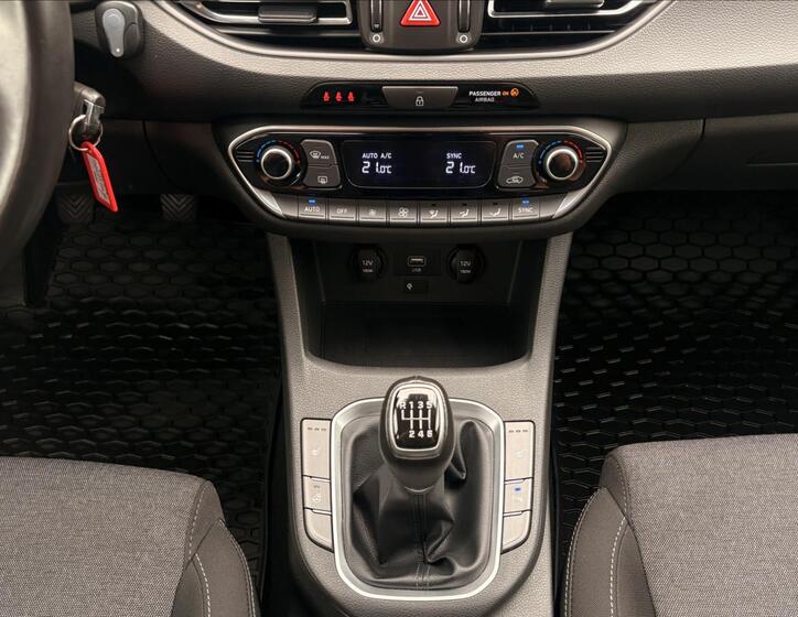 Hyundai i30 14