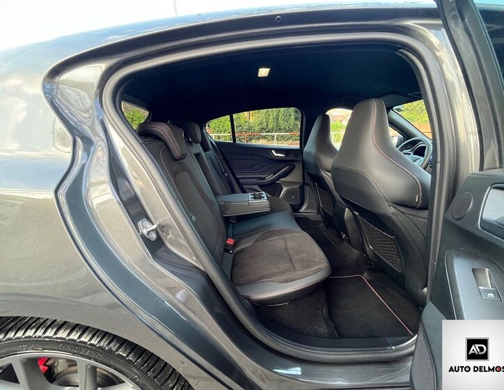 Ford Focus 25