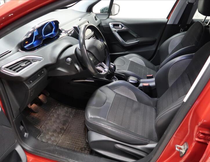 Peugeot 2008 7