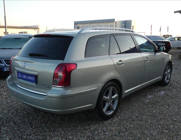 Toyota Avensis 4