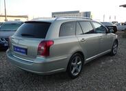 Toyota Avensis 4