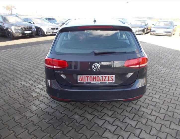 Volkswagen Passat 9