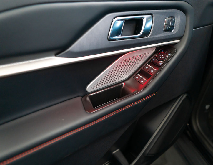 Ford Explorer 17