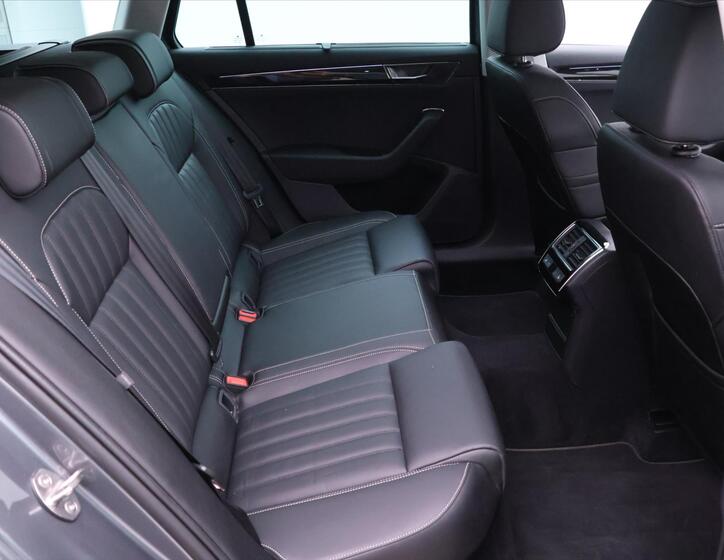 Škoda Superb 13
