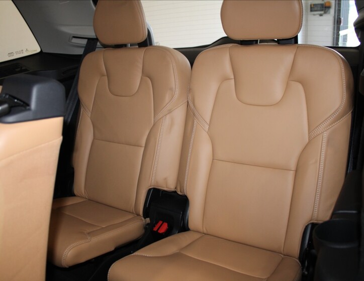 Volvo XC90 8