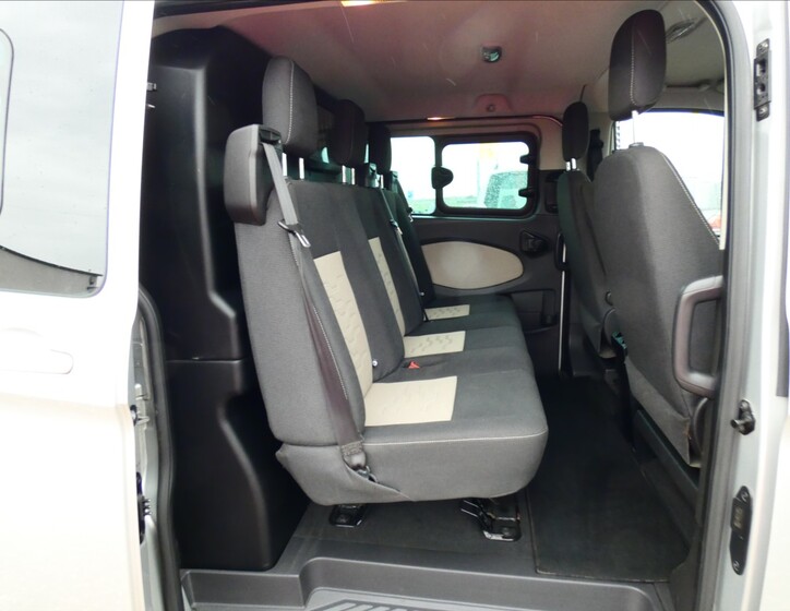 Ford Transit Custom 11
