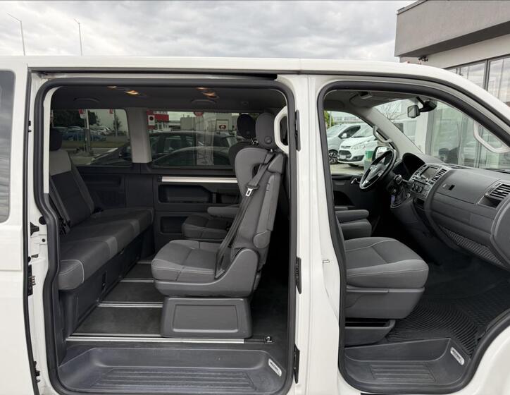 Volkswagen Multivan 15