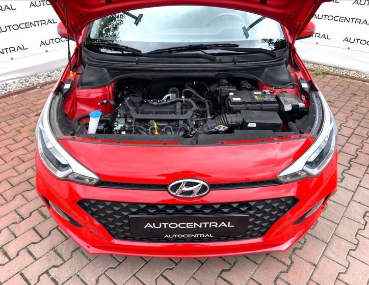 Hyundai i20 8