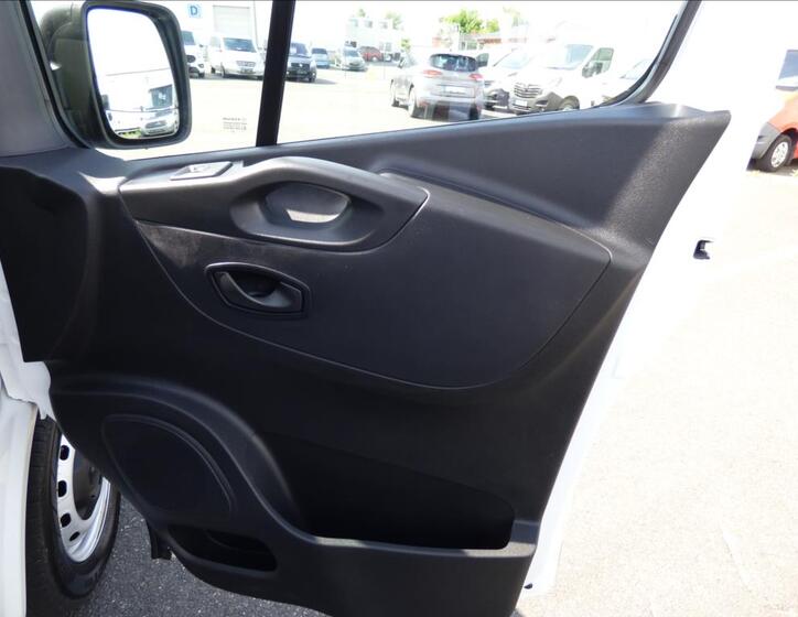 Renault Trafic 27