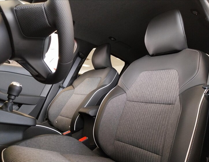 Mitsubishi Colt 6