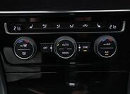 Volkswagen Golf 29