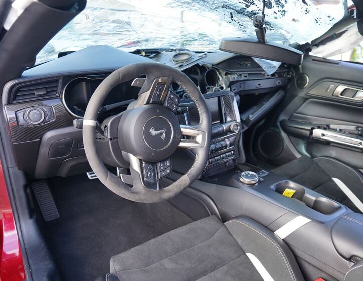 Ford Mustang 13