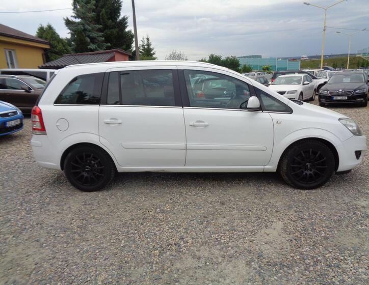 Opel Zafira 7