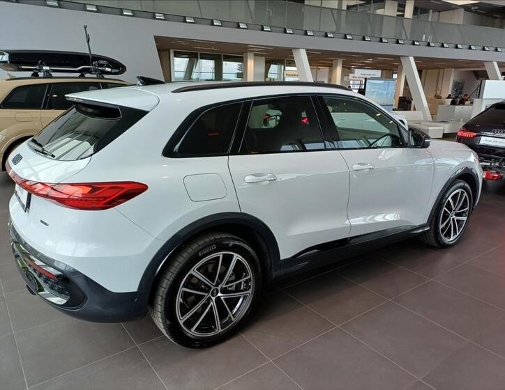 Audi Q5 4
