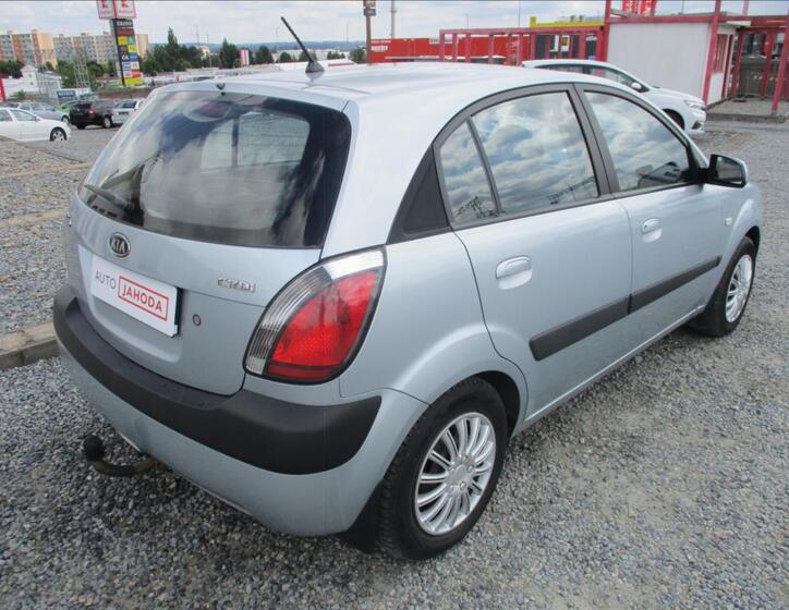 KIA Rio 5