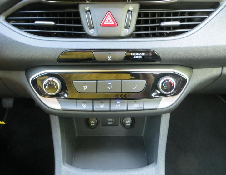 Hyundai i30 14