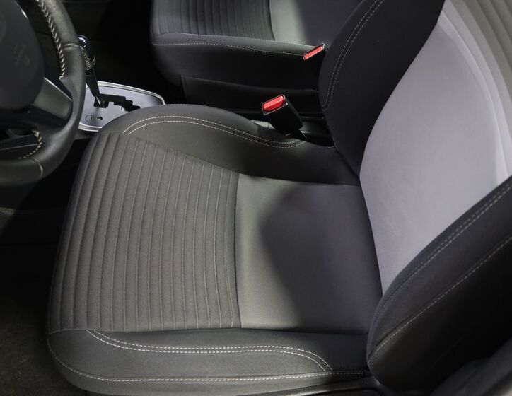Toyota Yaris 9