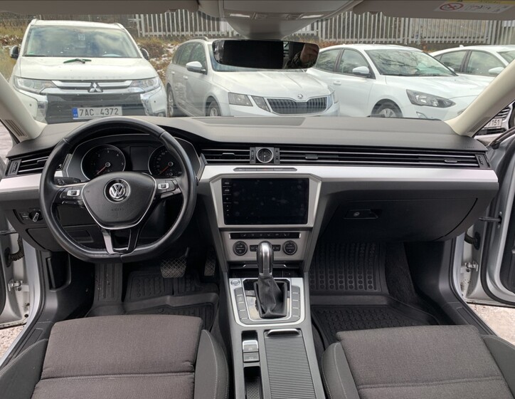 Volkswagen Passat 9