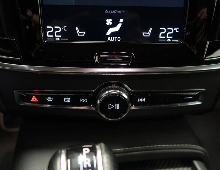 Volvo V90 27