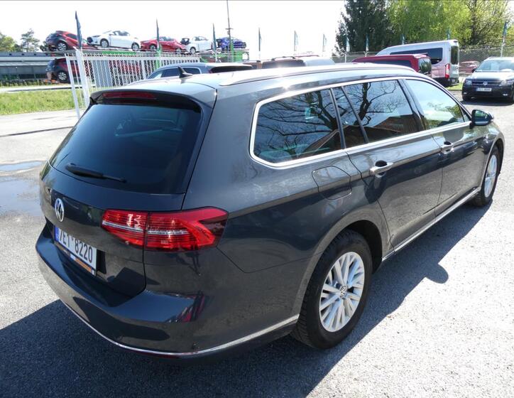 Volkswagen Passat 9