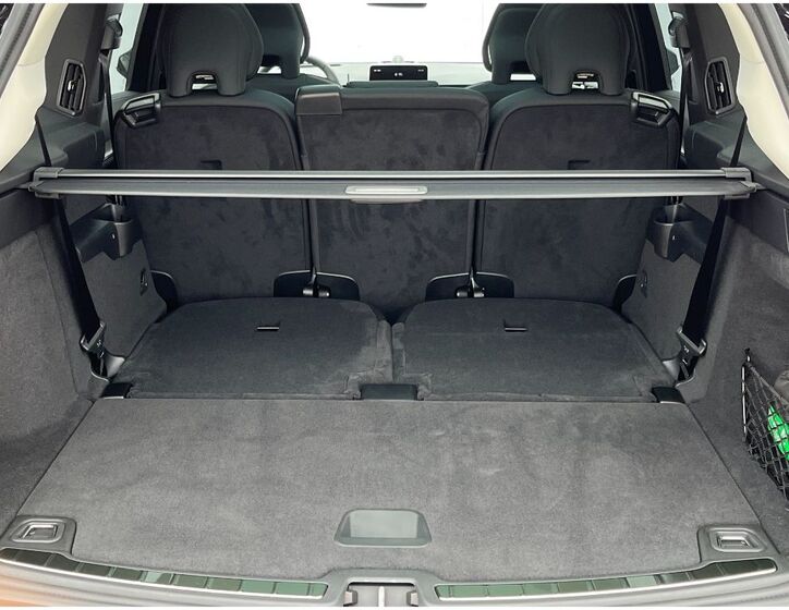 Volvo EX90 24