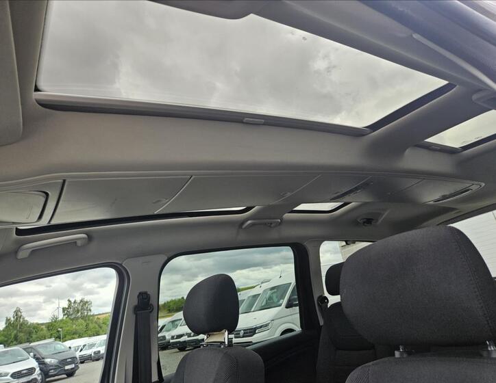Ford Galaxy 14