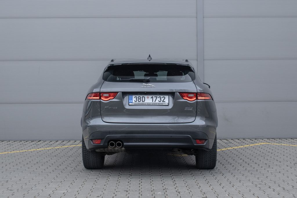 Jaguar F-Pace