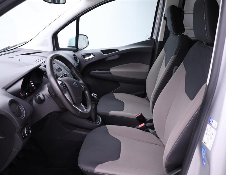 Ford Tourneo Courier 11