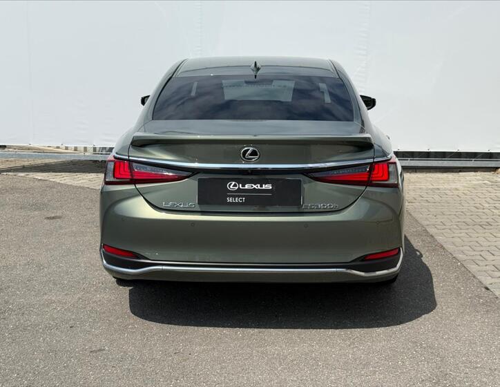 Lexus ES 300h 5