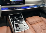 BMW i7 34