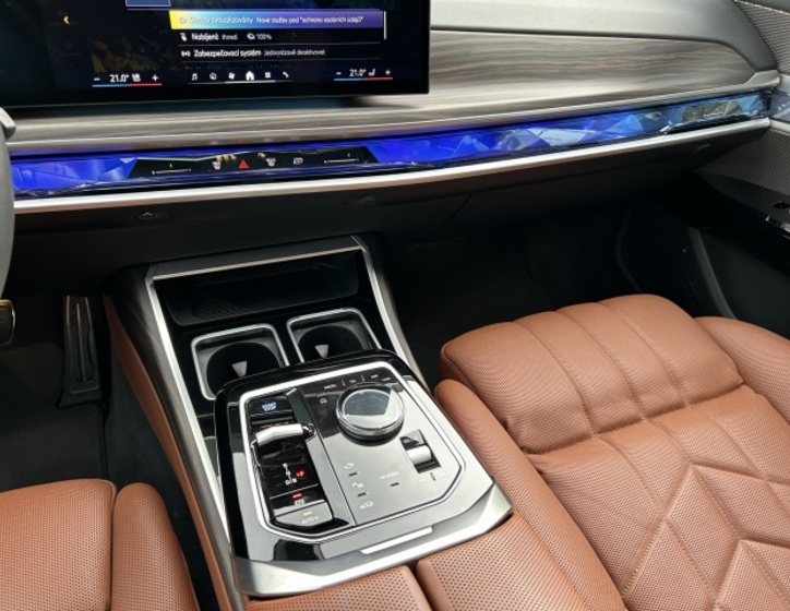 BMW i7 34