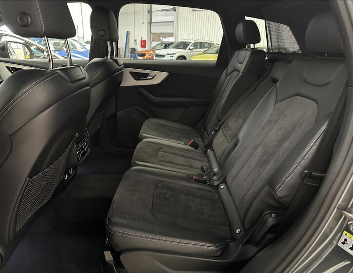 Audi Q7 26