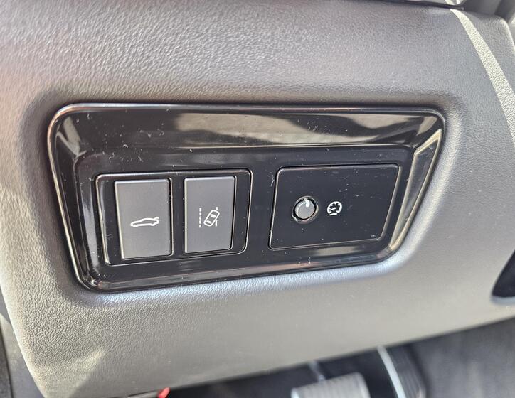 Jaguar XE 17