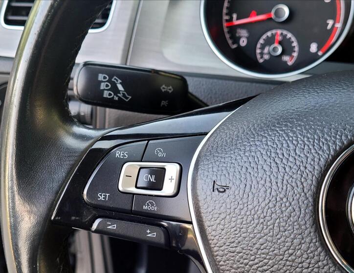 Volkswagen Golf 40