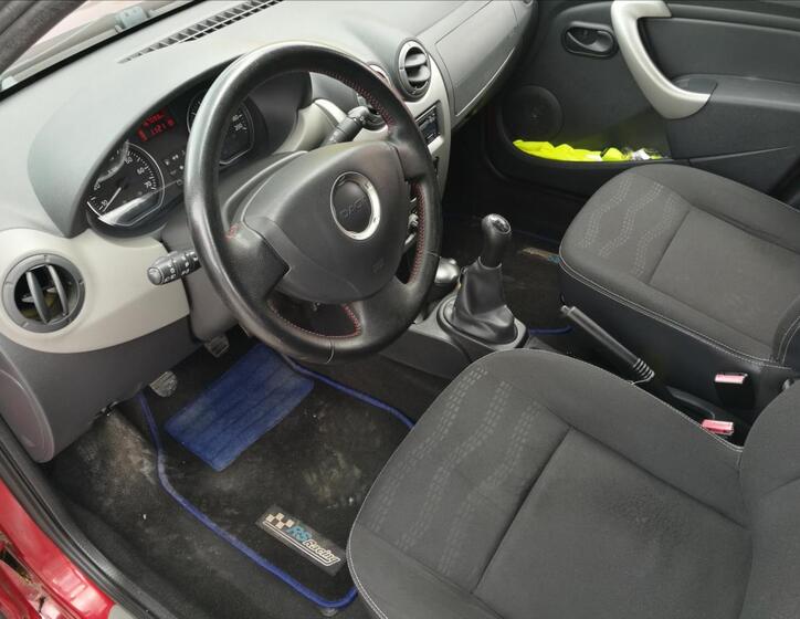 Dacia Sandero 8