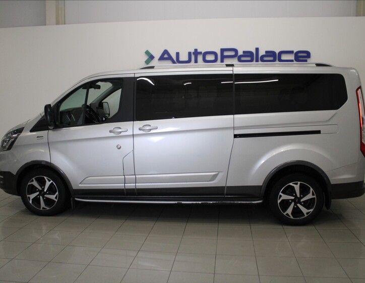 Ford Tourneo Custom 5