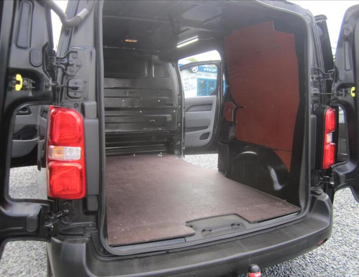 Peugeot Expert 33