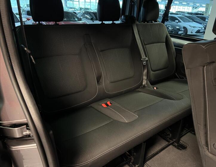 Renault Trafic 13