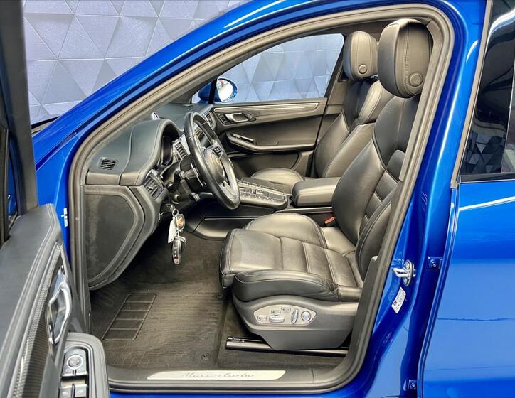 Porsche Macan 11