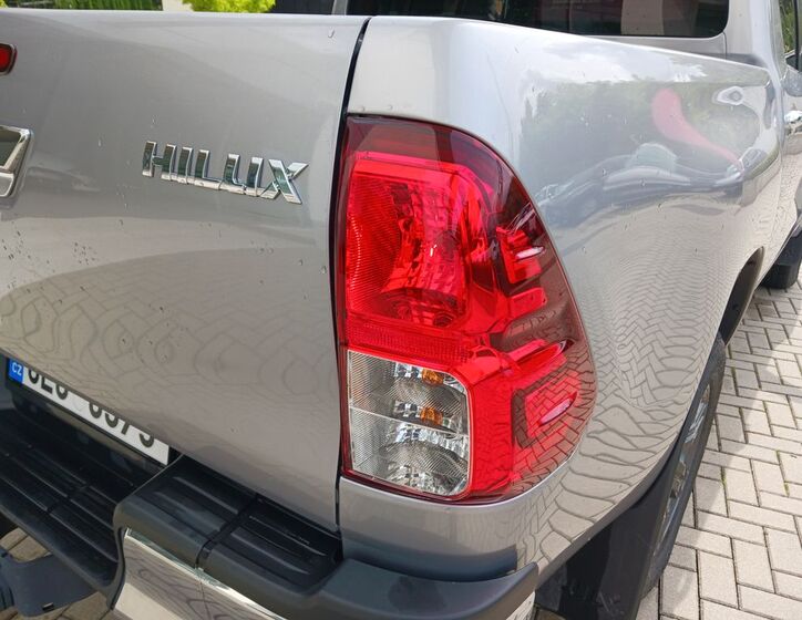 Toyota Hilux 29