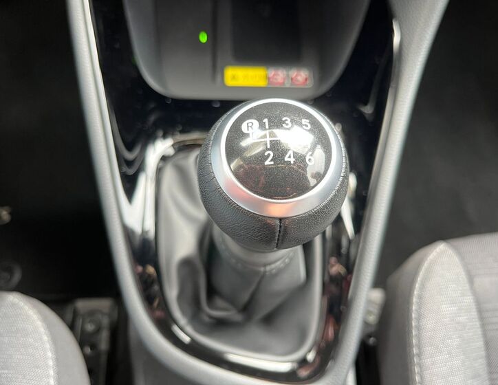 Toyota Yaris 25