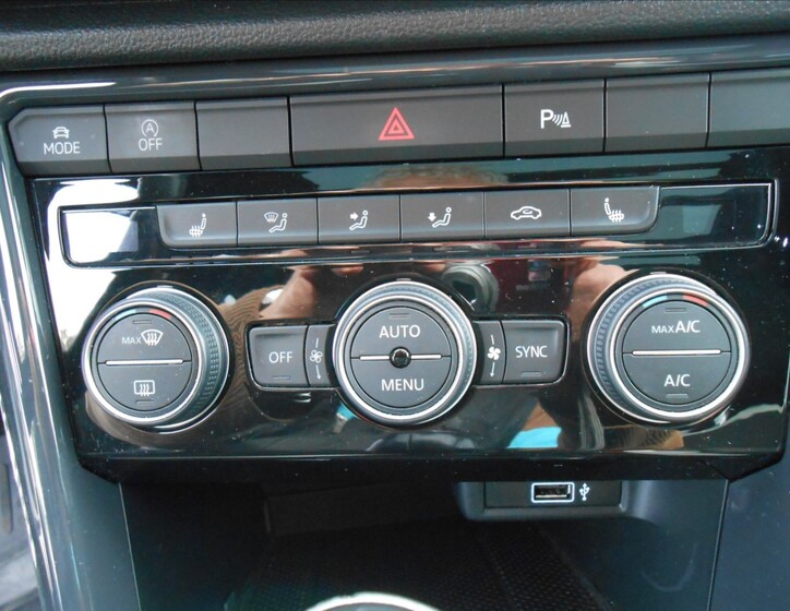 Volkswagen T-Roc 28