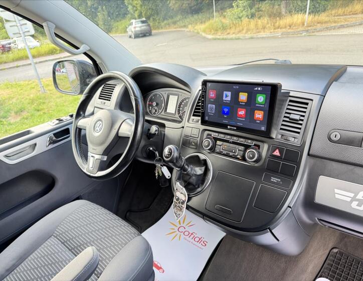 Volkswagen Multivan 17