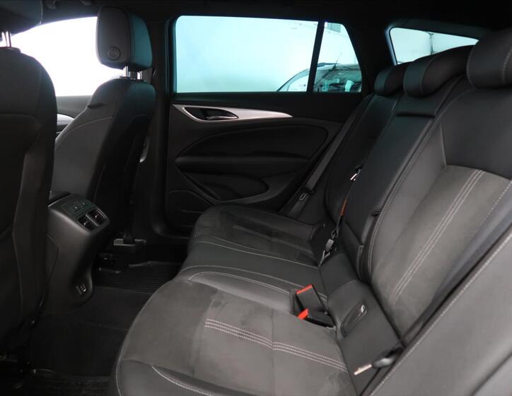 Opel Insignia 14
