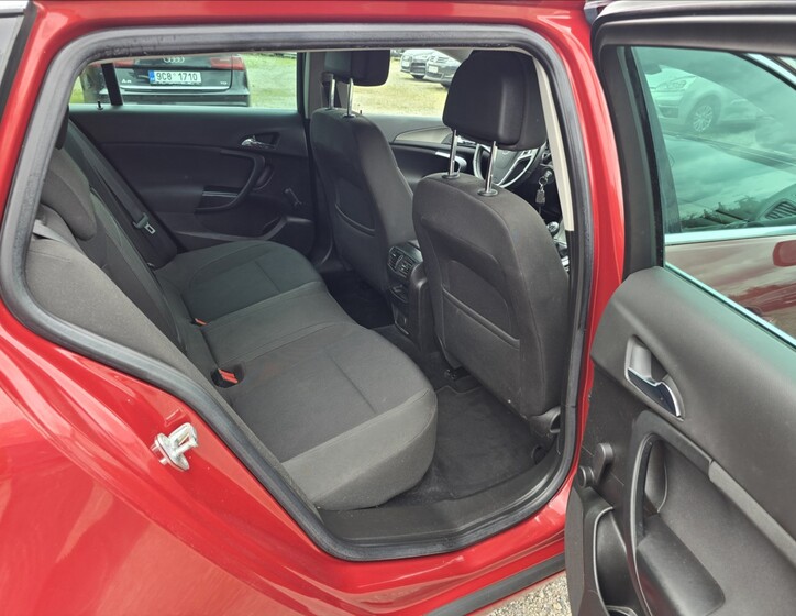 Opel Insignia 11