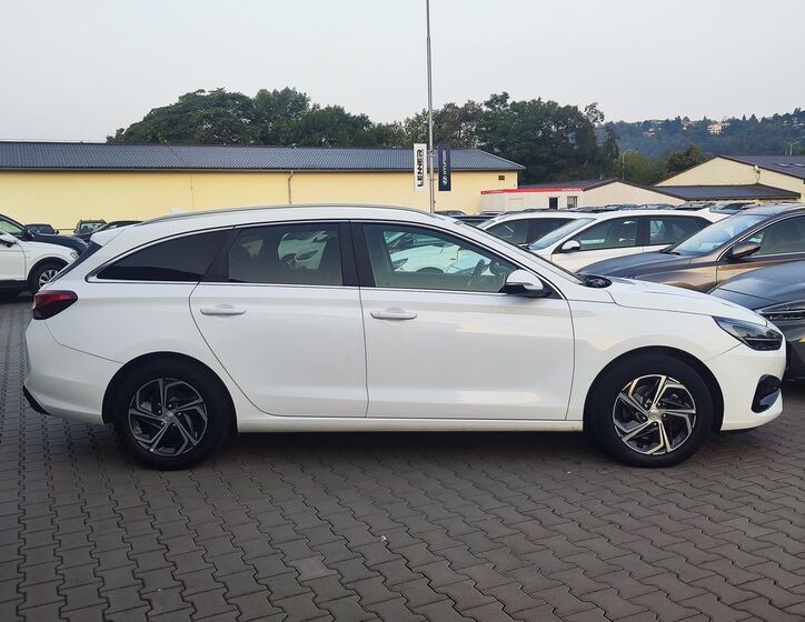 Hyundai i30 4