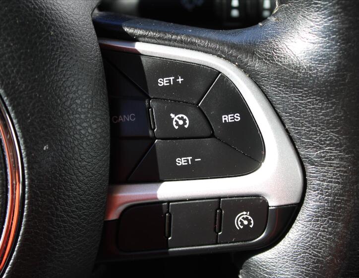 Jeep Renegade 14